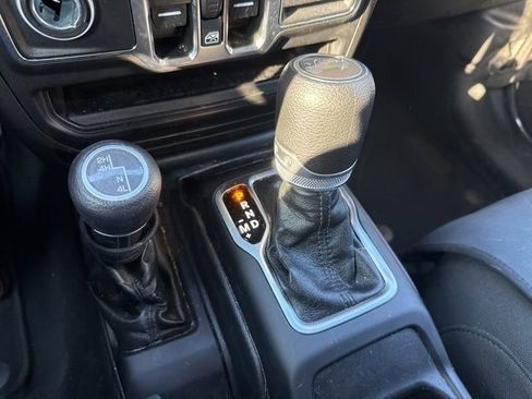 Used 2022 Jeep Wrangler Unlimited Sport image 19