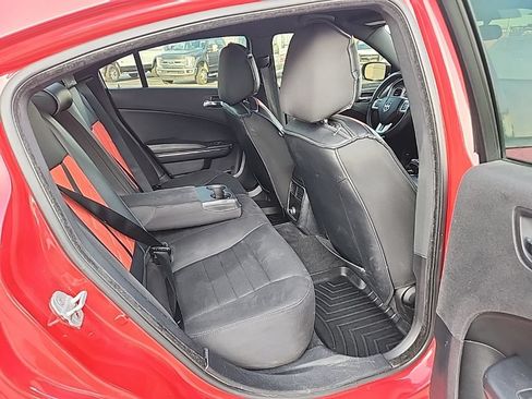 Used 2012 Dodge Charger SE RWD image 27