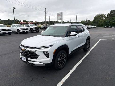 New 2026 Chevrolet TrailBlazer LT w/ Driver Confidence Package FWD image 6