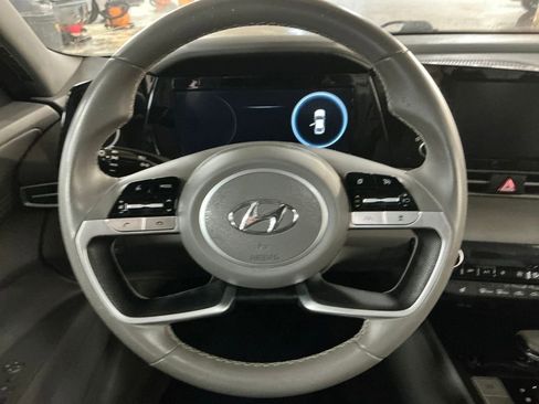 Used 2021 Hyundai Elantra SEL w/ Convenience + Premium Package image 19