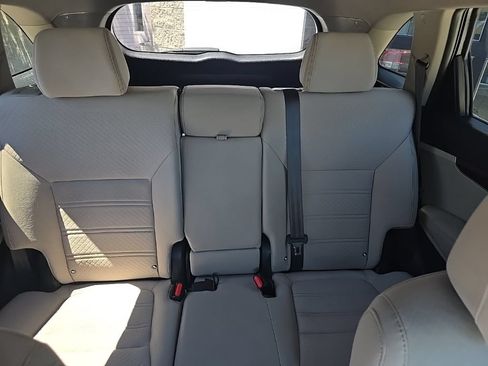 Used 2017 Kia Sorento AWD w/ LX Convenience Package image 10