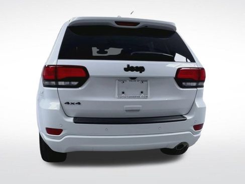 Used 2022 Jeep Grand Cherokee Laredo X AWD/4WD image 24