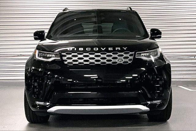 New 2026 Land Rover Discovery Limited Edition AWD/4WD image 2