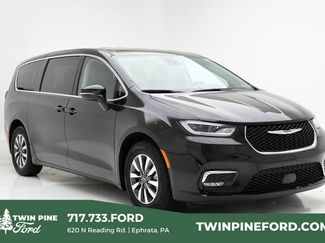 Used 2024 Chrysler Pacifica Select 360° Tour