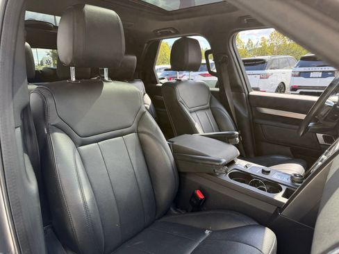 Used 2020 Land Rover Discovery Landmark AWD/4WD image 23