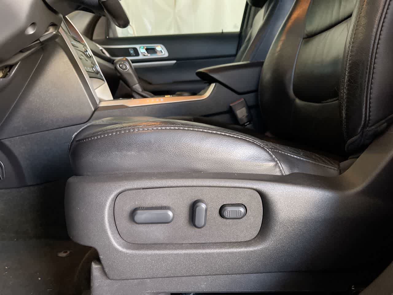Used 2013 Ford Explorer XLT FWD image 12