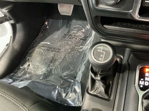 Used 2022 Jeep Wrangler Unlimited Sport image 5