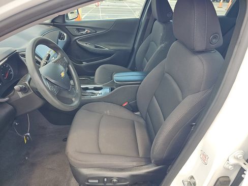 Used 2024 Chevrolet Malibu LT FWD image 3