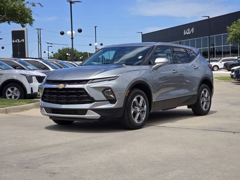 Used 2023 Chevrolet Blazer LT w/ Driver Confidence Package AWD/4WD image 2
