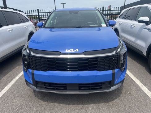 Used 2026 Kia Sportage EX image 2