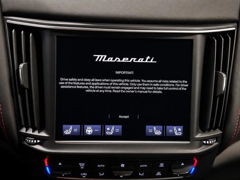 Used 2022 Maserati Levante Modena AWD/4WD image 40
