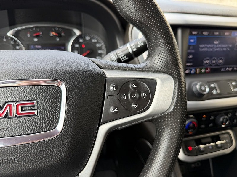 Used 2023 GMC Acadia SLE w/ Driver Convenience Package AWD/4WD image 16