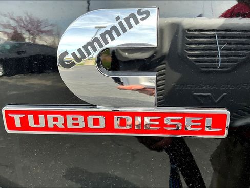 New 2026 RAM 4500 4x4 Crew Cab DRW w/ Laramie Trim Package image 14