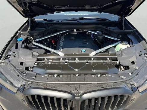 Used 2026 BMW X5 xDrive40i w/ M Sport Package AWD/4WD image 27