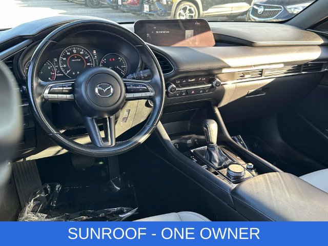 Used 2022 MAZDA MAZDA3 s FWD image 2