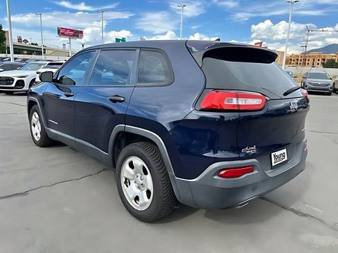 Used 2015 Jeep Cherokee Sport FWD image 5