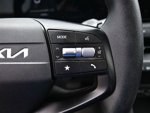 Used 2025 Kia K4 FWD image 19