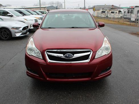 Used 2010 Subaru Legacy 2.5i Premium image 2