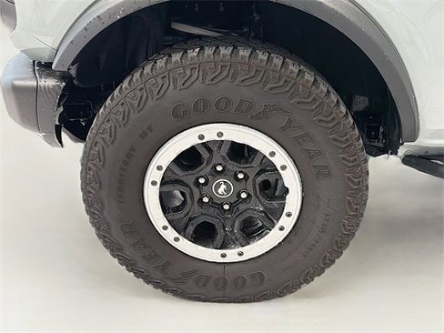 Used 2023 Ford Bronco Badlands w/ Sasquatch Package image 26