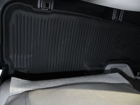 Used 2017 Toyota Highlander XLE w/ Protection Package #3 image 26