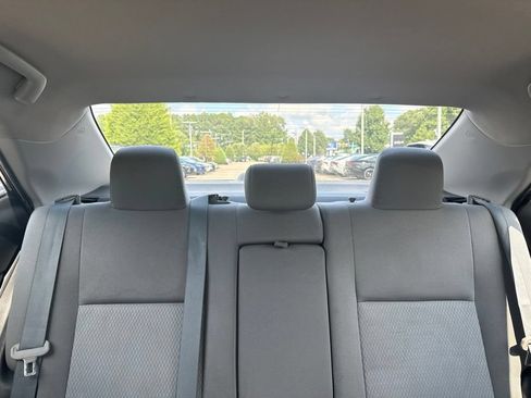 Used 2016 Toyota Corolla LE FWD image 13