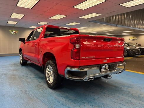 New 2026 Chevrolet Silverado 1500 LT w/ Z71 Off-Road Package AWD/4WD image 9