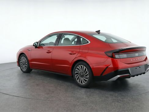 Used 2025 Hyundai Sonata SEL FWD image 6