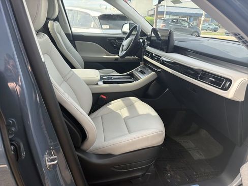 New 2026 Lincoln Aviator AWD image 7