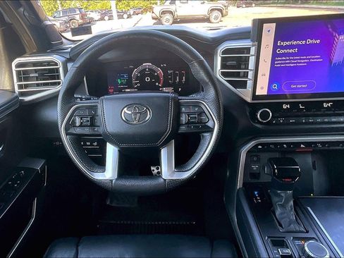Used 2025 Toyota Tundra Platinum AWD/4WD image 5