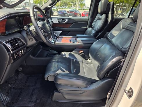 Used 2023 Lincoln Navigator Reserve AWD/4WD image 6