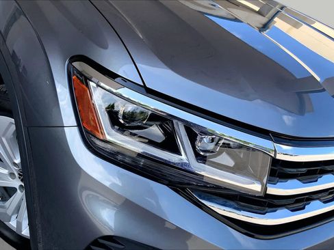 Used 2023 Volkswagen Atlas SE w/ Panoramic Sunroof Package FWD image 28