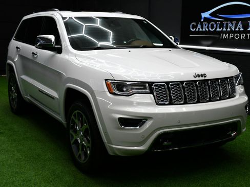 Used 2021 Jeep Grand Cherokee Overland AWD/4WD image 10