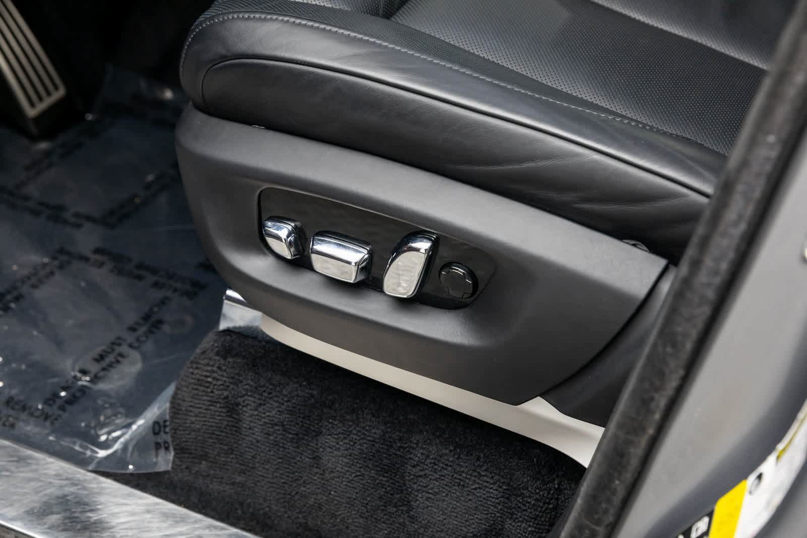 Certified 2022 Rolls-Royce Cullinan AWD/4WD image 12