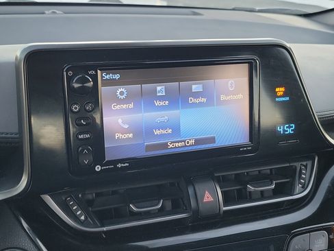 Used 2018 Toyota C-HR XLE image 26