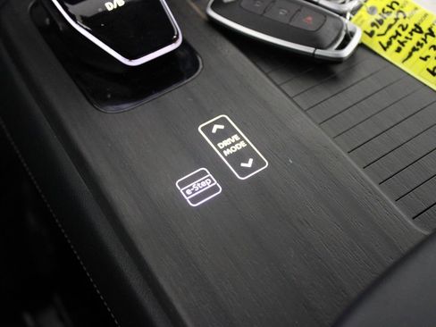 Used 2024 Nissan Ariya FWD image 22