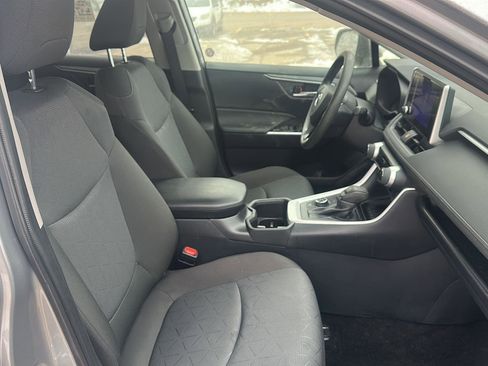 Used 2025 Toyota RAV4 XLE image 22