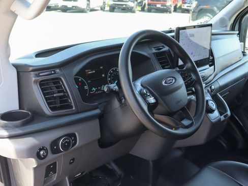 Used 2022 Ford E-Transit Medium Roof RWD image 26