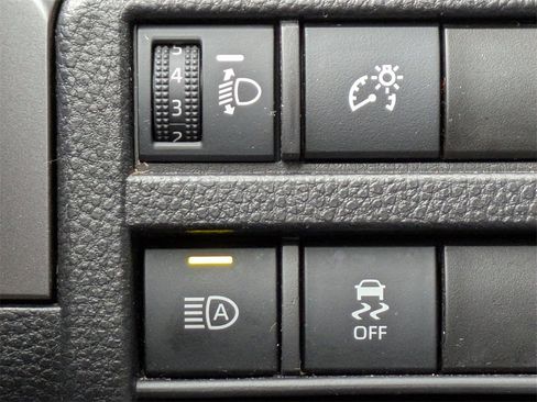 Used 2025 Toyota Tacoma TRD Off-Road image 26