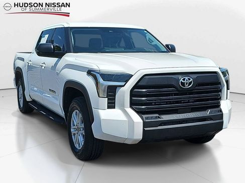 Used 2022 Toyota Tundra SR5 w/ SR5 Premium Package AWD/4WD image 1
