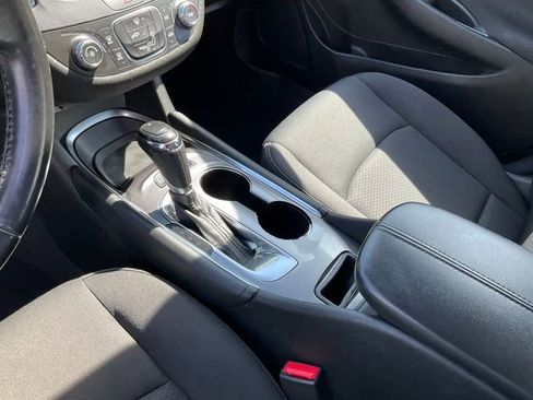 Used 2018 Chevrolet Malibu LT image 15