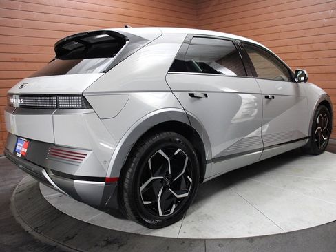 Used 2023 Hyundai Ioniq 5 Limited image 3