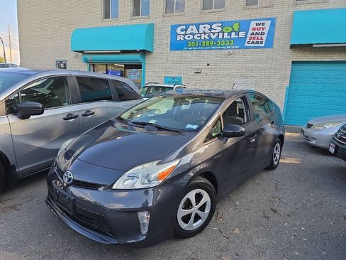 Used 2015 Toyota Prius Two FWD image 3