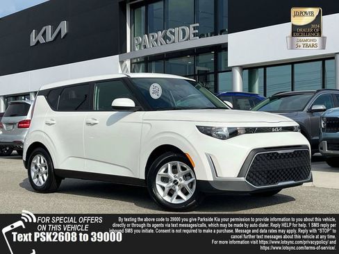 Used 2025 Kia Soul LX w/ LX Technology Package FWD image 1