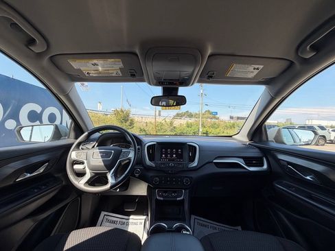 Used 2024 GMC Terrain SLE FWD image 10