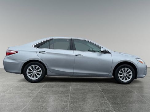 Used 2016 Toyota Camry LE FWD image 7