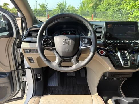 Used 2024 Honda Odyssey Elite image 16