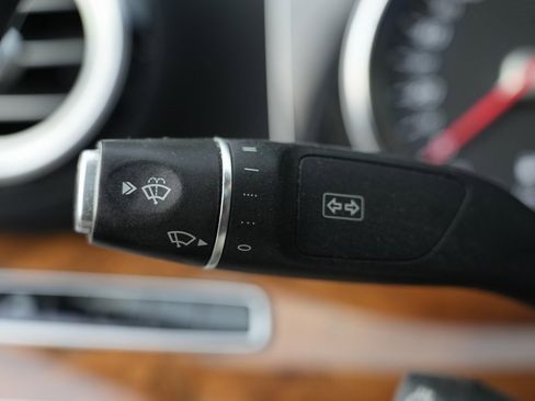 Used 2019 Mercedes-Benz E 300 4MATIC image 48