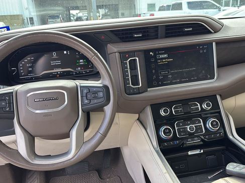 Used 2022 GMC Yukon Denali AWD/4WD image 17