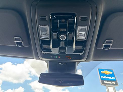 New 2026 Chevrolet Suburban RST w/ RST Capability Package AWD/4WD image 19