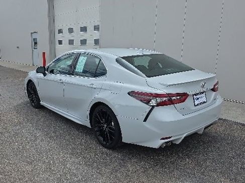 Used 2024 Toyota Camry XSE FWD image 3